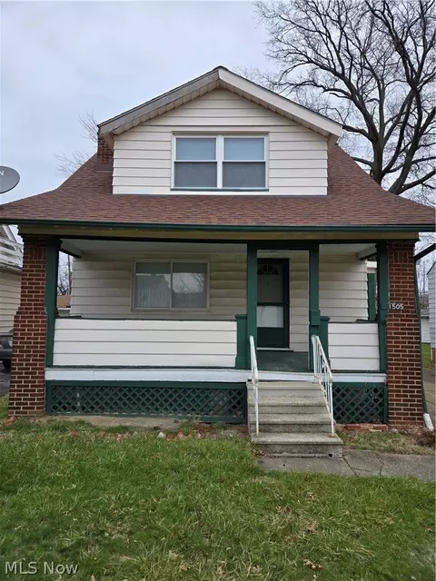1505 E 196th St, Euclid, OH 44117