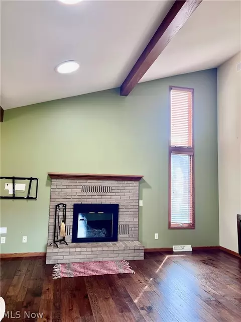 Living - 105 Poolview Cir, Dover, OH 44622 photo 2 of 4