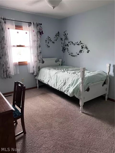 Bedroom - 105 Poolview Cir, Dover, OH 44622 photo 2 of 3