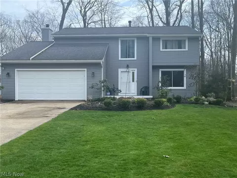 13330 S Partridge Dr, Valley View, OH 44125