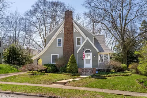 1480 Thornapple Ave, Akron, OH 44301