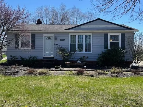 11821 Ronald Dr, Parma, OH 44130