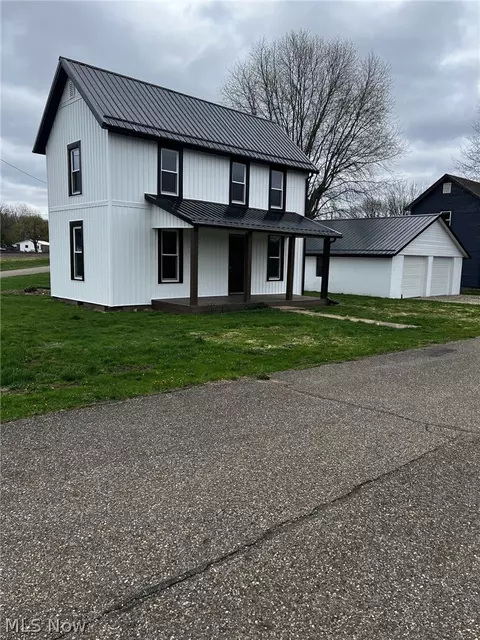 602 Adams St, Conesville, OH 43811