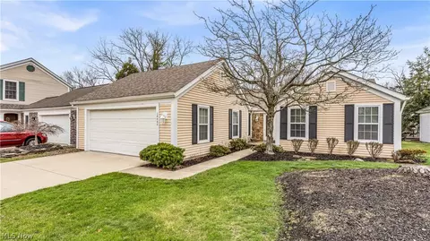 16460 Georgetown Ct, Strongsville, OH 44136