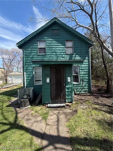 1369 E 41st St, Cleveland, OH 44103