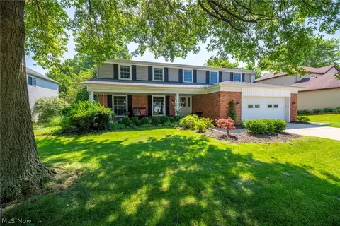 18211 Winchester Ct, Strongsville, OH 44136