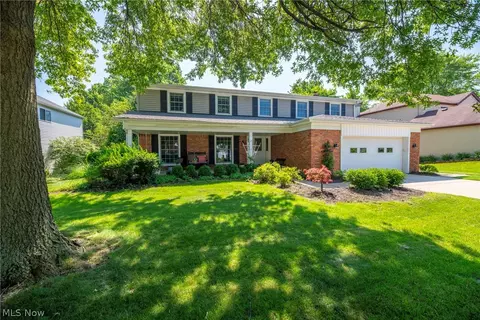 18211 Winchester Ct, Strongsville, OH 44136