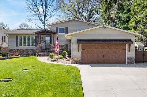 440 Moore Rd, Akron, OH 44319