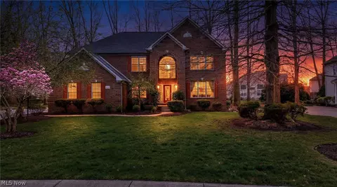 1542 Glen Lyon Dr, Westlake, OH 44145