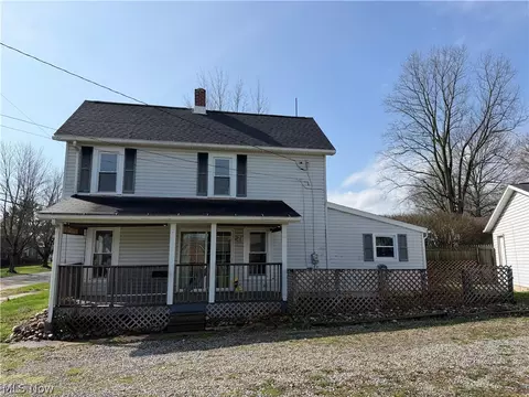 824 Goshen Ave SE, New Philadelphia, OH 44663