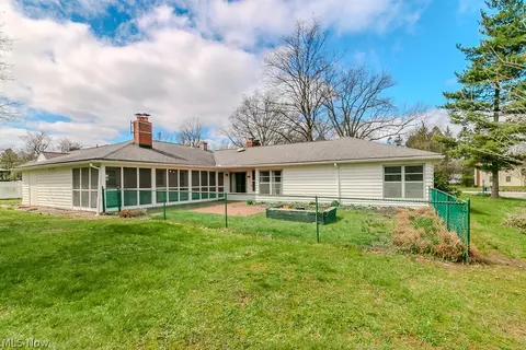 Exterior - 8101 Middlesex Rd, Mentor, OH 44060 photo 2 of 5