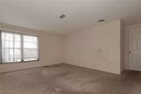 Living - 8101 Middlesex Rd, Mentor, OH 44060 photo 5 of 5