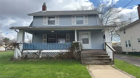 379 Noah Ave, Akron, OH 44320