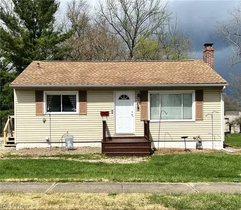227 Howard St, Medina, OH 44256