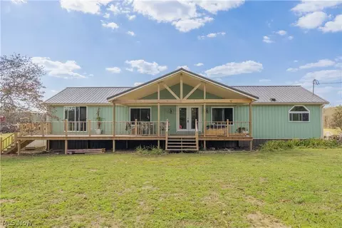 5267 Apollo Rd NE, Salineville, OH 43945