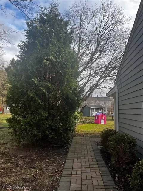Exterior - 8260 Windham Dr, Mentor, OH 44060 photo 2 of 2