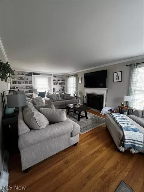 Living - 8260 Windham Dr, Mentor, OH 44060 photo 1 of 3