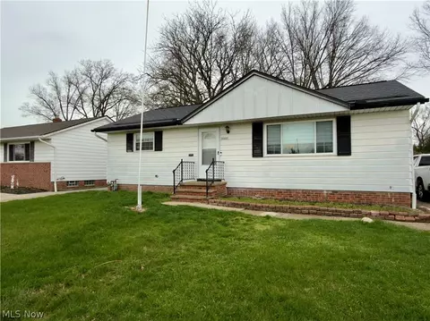 30405 Vineyard Rd, Willowick, OH 44095