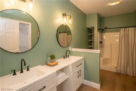 Bath - 6980 Knight Ave NW, Canton, OH 44708 photo 1 of 4