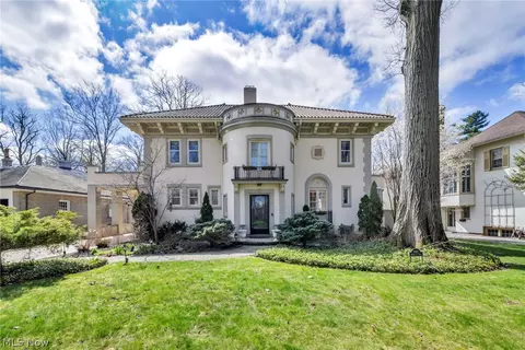 2992 Monmouth Rd, Cleveland Heights, OH 44118