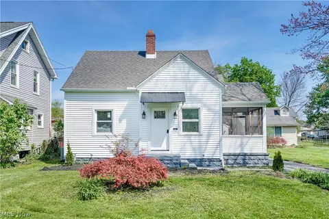 14 Massachusetts Ave, Poland, OH 44514