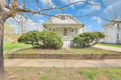 140 S Valley St #140, Corning, OH 43730