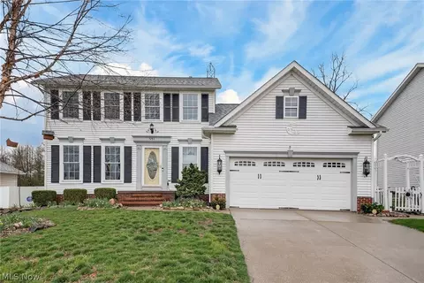 551 Picadilly Cir, Akron, OH 44319