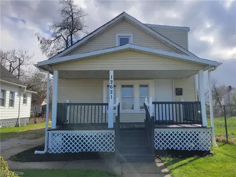 12621 Hirst Ave, Cleveland, OH 44135