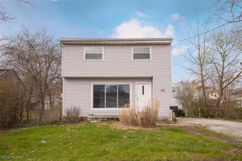 2960 Clearfield Ave, Akron, OH 44314