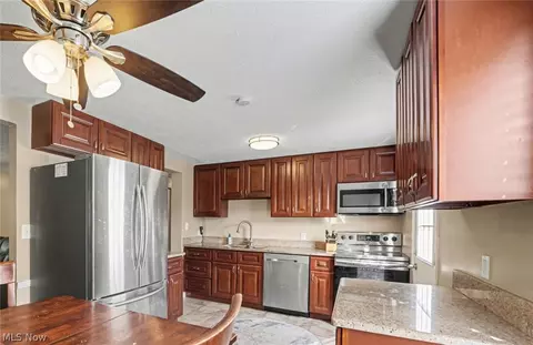 Kitchen - 3671 Windjammer Cv, Aurora, OH 44202 photo 1 of 2