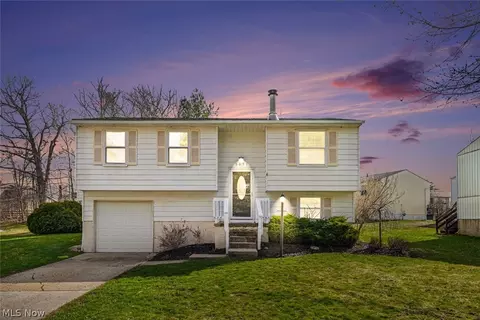 3671 Windjammer Cv, Aurora, OH 44202