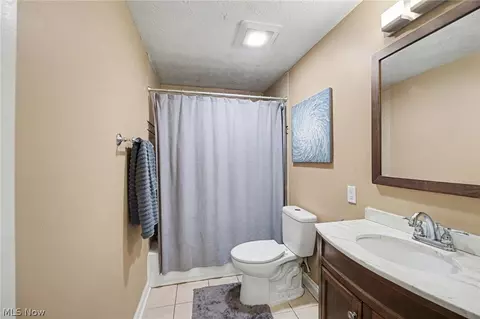 Bath - 3671 Windjammer Cv, Aurora, OH 44202 photo 1 of 2
