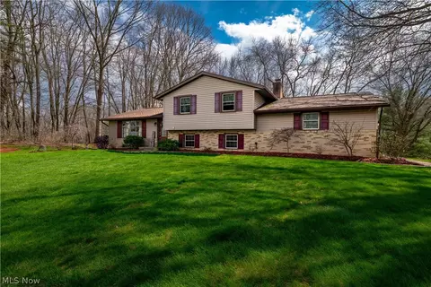 12432 Ledgeview St NW, Canal Fulton, OH 44614