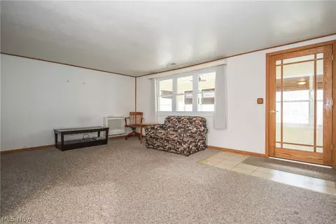 Living - 112 Cole St, Barnesville, OH 43713 photo 3 of 4