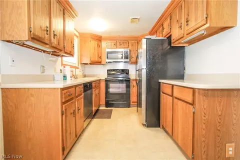Kitchen - 112 Cole St, Barnesville, OH 43713 photo 1 of 2