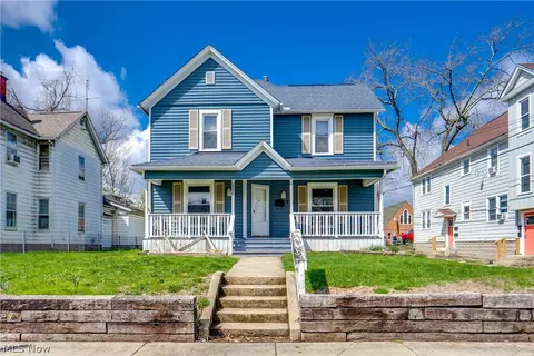 242 5th St NW, Barberton, OH 44203