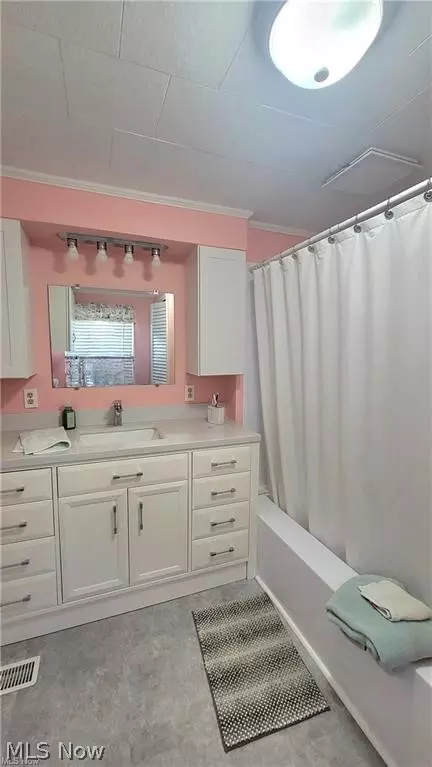Bath - 500 Applegate Dr, Beverly, OH 45715 photo 2 of 3