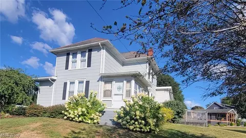 500 Applegate Dr, Beverly, OH 45715