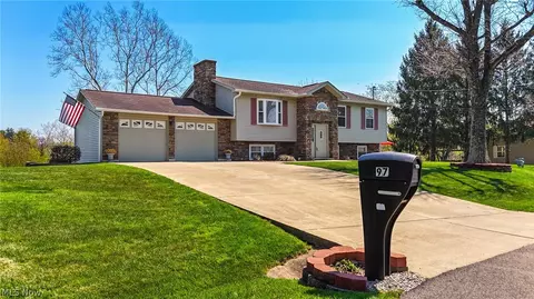 97 Woodland Acres Rd, Marietta, OH 45750