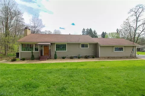 324 Neff Dr, Canfield, OH 44406