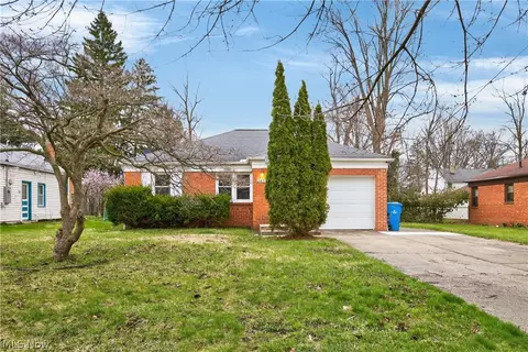 5407 Porter Rd, North Olmsted, OH 44070