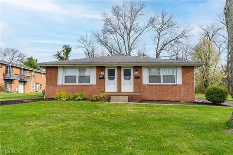 4709 4711 20th St NW, Canton, OH 44708