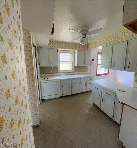 33500 Arthur Rd, Solon, OH 44139 photo 2
