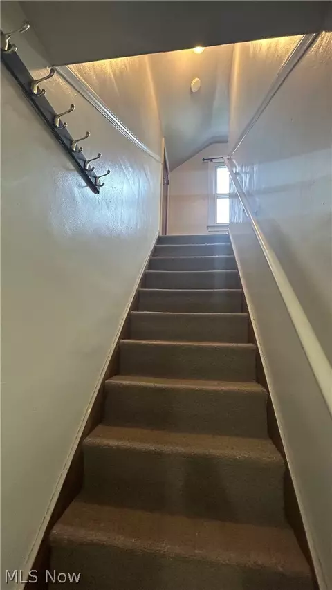 Entry Way - 233 E Main St, Girard, OH 44420 photo 6 of 12