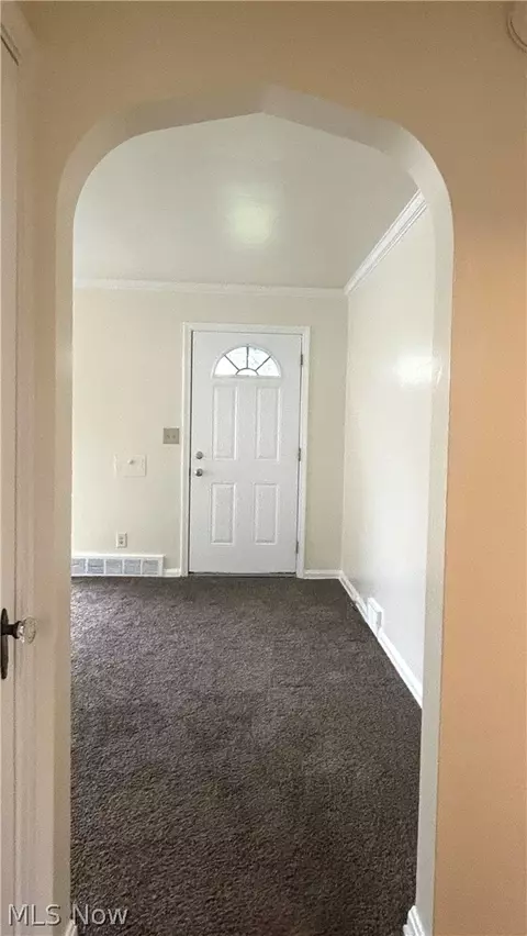 Entry Way - 233 E Main St, Girard, OH 44420 photo 2 of 12