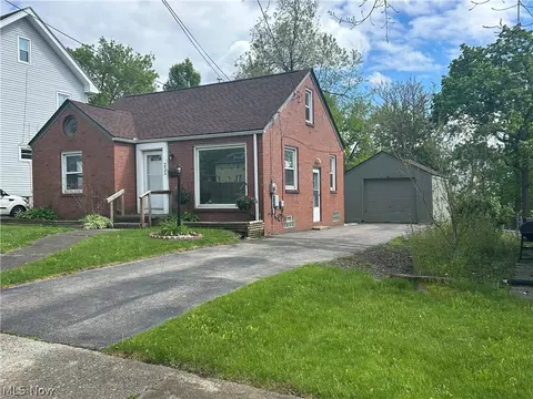 Exterior - 233 E Main St, Girard, OH 44420 photo 4 of 7