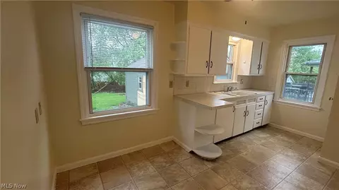 Entry Way - 233 E Main St, Girard, OH 44420 photo 1 of 12
