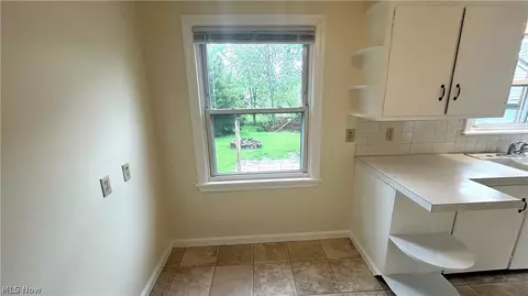 Entry Way - 233 E Main St, Girard, OH 44420 photo 3 of 12