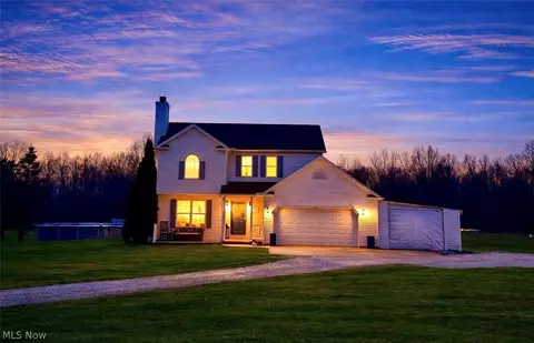 8742 Henderson Rd, Diamond, OH 44412