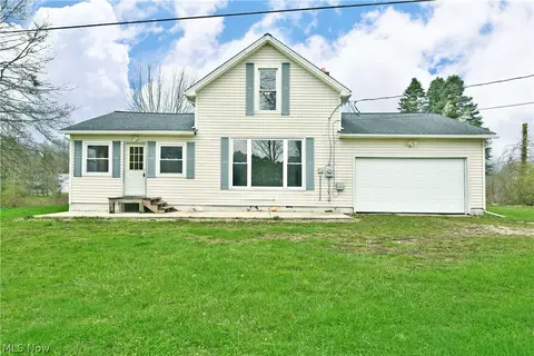 6979 Thompson Clark Rd, Bristolville, OH 44402
